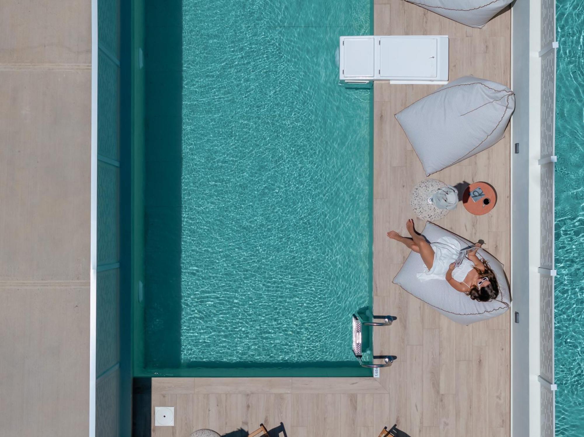 Aesthete Villa *